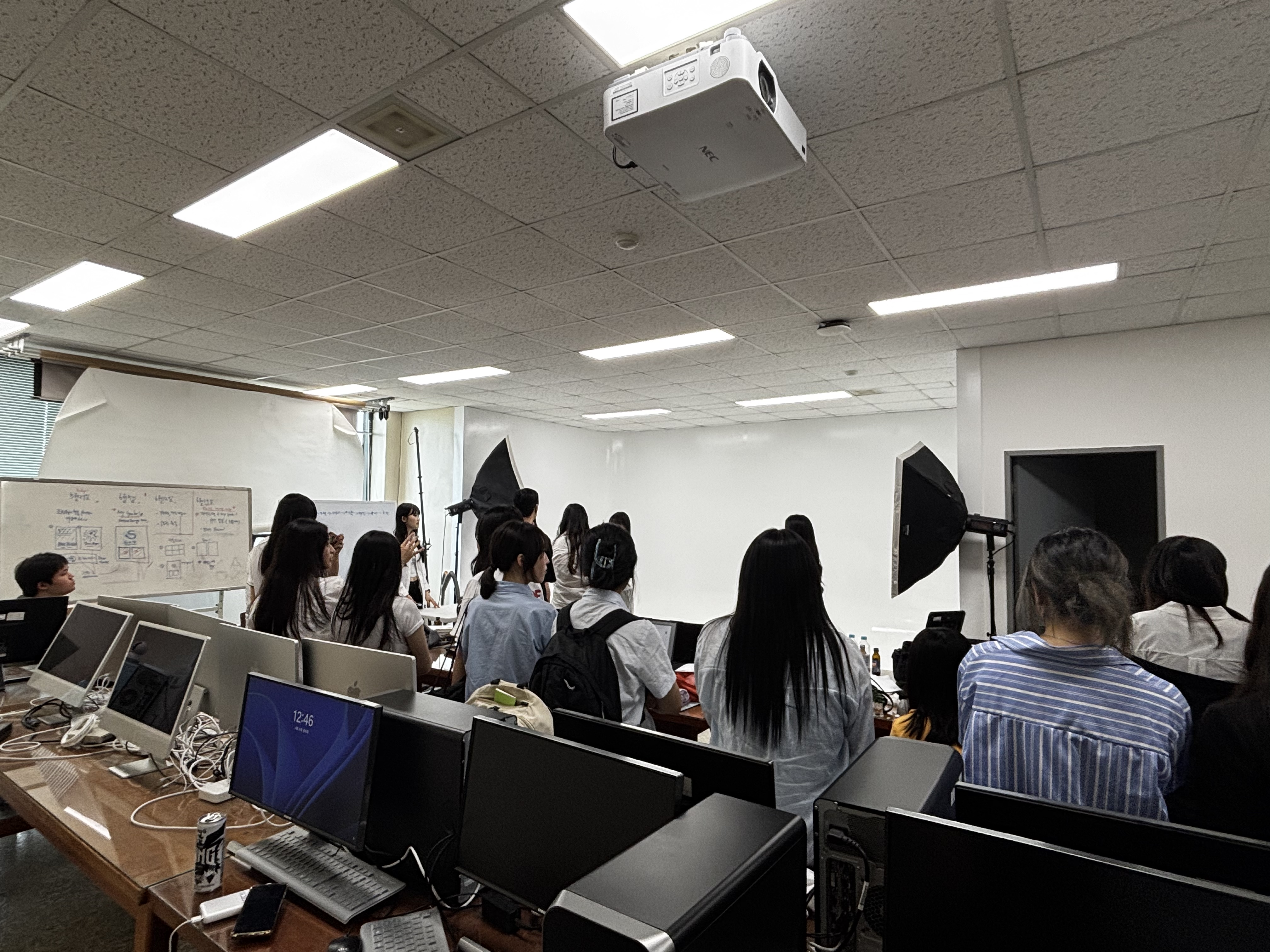 [시각디자인] 2025 도록용 졸업사진  4번째 첨부파일 이미지