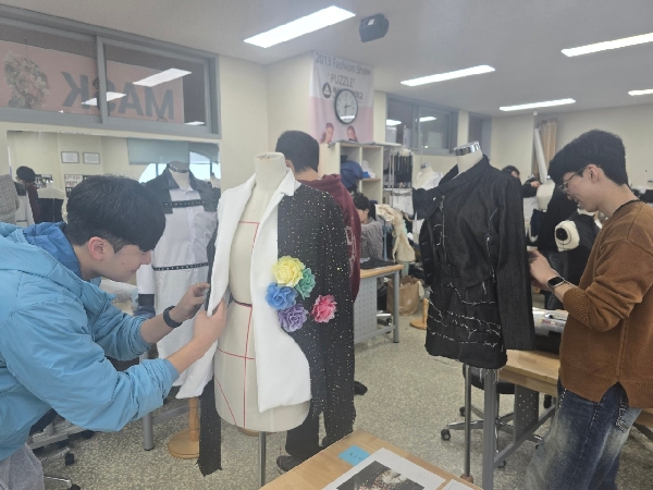 [패션스타일디자인]#디자인학부 # 패션스타일디자인 캡스톤디자인, 아트웍디자인-작품 제작  대표이미지