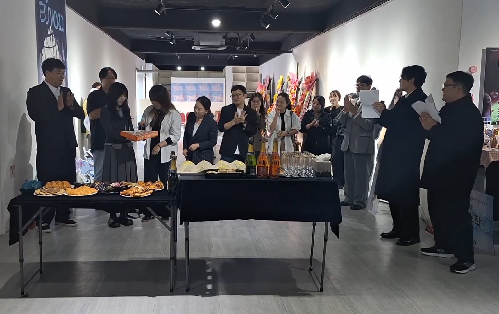 2025년도 제5회 웹툰애니메이션학부 졸업작품전시회 『 εὔνοιᾰ 』최우수상 (정화사진관) 수상식 2번째 첨부파일 이미지