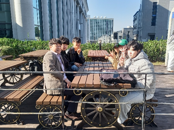 안경광학과 학생-교수 만남 대표이미지